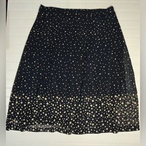 Nautica Women's Sz 10 Skirt Length 28", Waist 35", Machine Wash, Good Condition